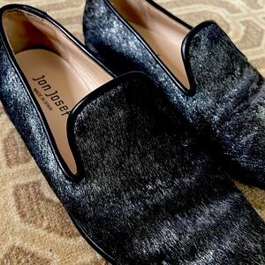 New in box Woman’s JonJosef Betta pewter pony flats in slate